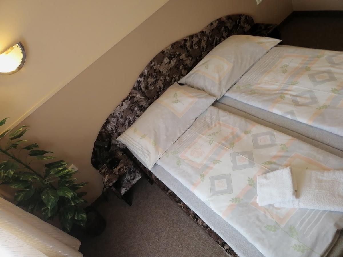 Hotel Wertheim Прага Екстериор снимка