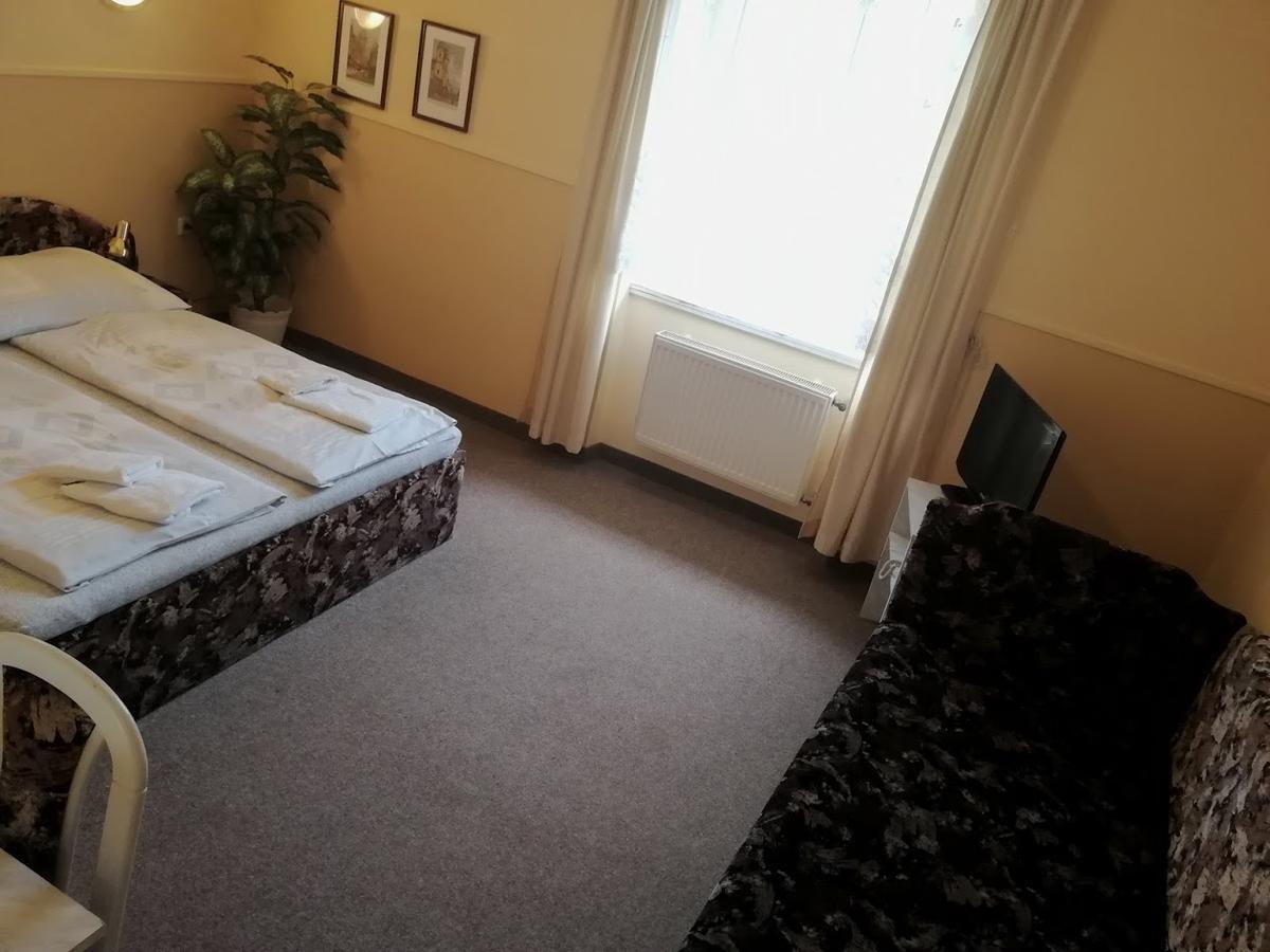 Hotel Wertheim Прага Екстериор снимка