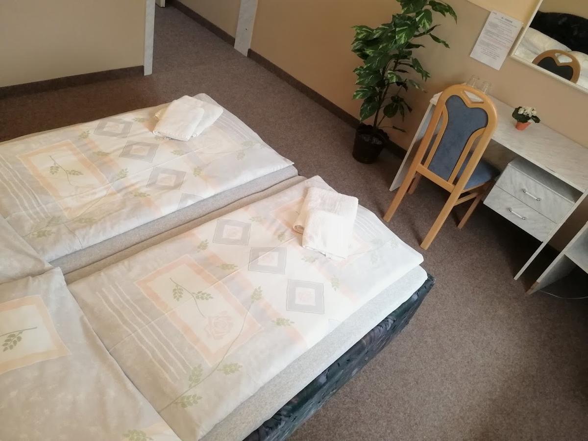 Hotel Wertheim Прага Екстериор снимка