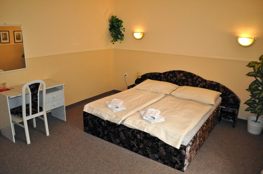Hotel Wertheim Прага Стая снимка