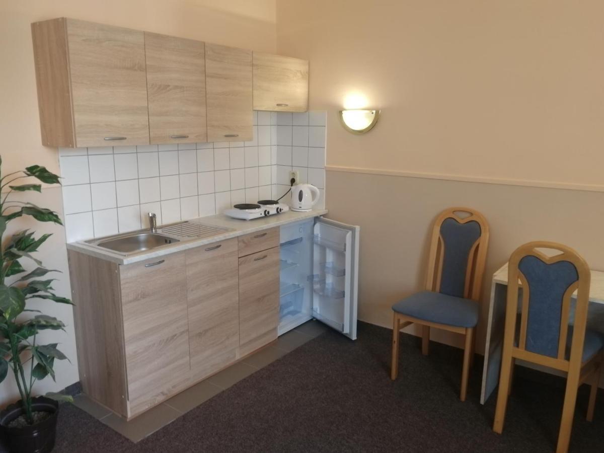 Hotel Wertheim Прага Екстериор снимка